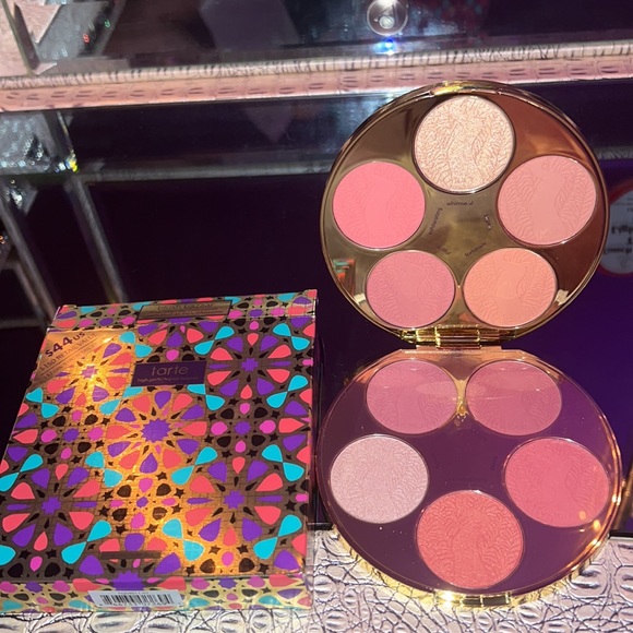 tarte Makeup Nwb Tarte Blush Bazaar Amazonian Clay Blush Palette